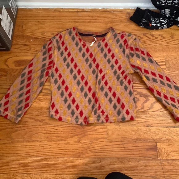 Cute cropped top - Picture 1 of 3